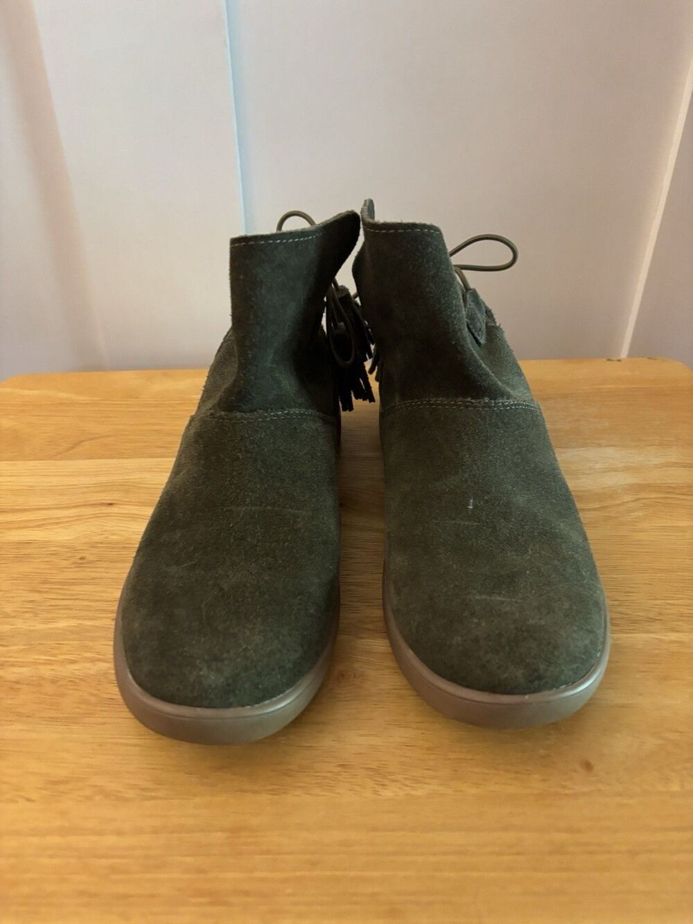 Koolaburra by UGG Womens Size 6 Olive Suede Tassel Ankle Boots Slip On EUC